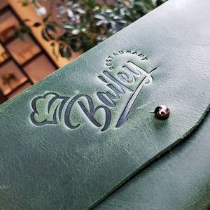 ที่ใส่บัตรหนังแท้สุดหรู ทำมือ พร้อมโลโก้ปั๊มนูนตามสั่ง กันน้ำ ขายส่ง รับผลิตแบรนด์ส่วนตัว LBH-0208 - Product Image 4