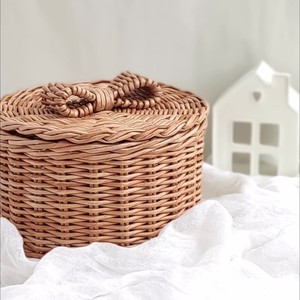Panier de rangement rond tressé avec couvercle pour bijoux et cadeaux, idéal pour la maison, l'hôtel, la station balnéaire, la chambre à coucher et la décoration de table. - Product Image 2
