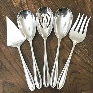 Ensemble de couverts en acier inoxydable finition argentée minimaliste, parfait pour le service quotidien et pour les invités, vente en gros depuis l'Inde - Product Image 1