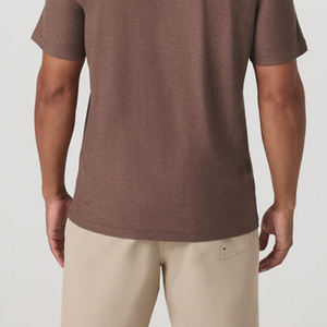 Collections d'été et acheteurs en gros : T-shirt à prix abordable pour usage quotidien, tissu à texture douce, choix de tenue élégante/décontractée pour hommes - Product Image 5