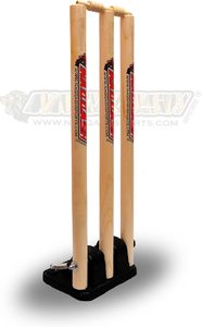 Juego de Wickets de Cricket Jumbo con Base Metálica para Colocación en Múltiples Superficies, por Naqqash Sports - Product Image 3