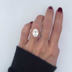 Bague de fiançailles ovale en diamant de laboratoire de 4,5 carats, or massif 14K 18K, grand solitaire étincelant, diamant CVD, bijoux d'anniversaire - Product Image 3