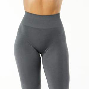 Leggings de Mujer de Alta Calidad, Cintura Media, Estampados, Transpirables, Ligeros y Ecológicos, Hechos en Pakistán - Product Image 5