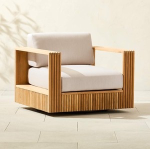 Fauteuil de salon d'extérieur pivotant en teck massif avec panneau à rainures et coussins - Product Image 2