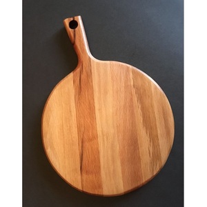 Planche à découper ronde en bois avec poignée pour servir du fromage, des charcuteries, des fruits, des légumes, de la pizza, du pain, pour une utilisation en cuisine - Product Image 4