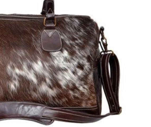 Bolsa de Viaje de Cuero Genuino con Pelo de Vaca, Bolsa de Fin de Semana de Lujo Hecha a Mano, Bolsa de Gimnasio de Cuero Vacuno Marrón, Bolsa de Viaje Resistente para Pasar la Noche - Product Image 3