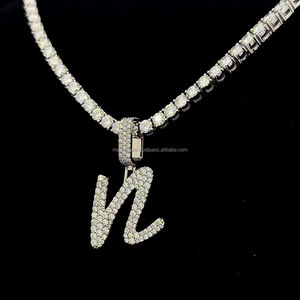 จี้เพชรรูปตัวอักษรเดี่ยว VVS Moissanite ที่ประดับด้วยเม็ดเพชรคุณภาพระดับพรีเมียมจี้เพชรโมอิสซานไนต์ที่สง่างาม - Product Image 1