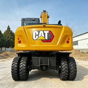 Excavatrice sur roues Premium M315GC avec attache rapide, prête à l'emploi pour le démolissement de surfaces routières et les réparations utilitaires - Product Image 3
