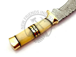 Couteau de chasse artisanal pour l'extérieur, manche en os de chameau exotique et laiton, lame en acier Damas ultra-affûtée, couteau de survie avec étui - Product Image 5