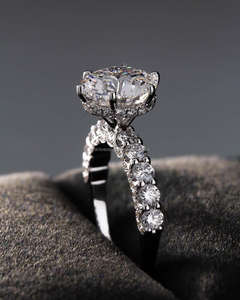 Magnifique bague en diamant rond pour femme, or blanc, sertissage à griffes, élégante, cadeau de fiançailles ou d'anniversaire, bijoux - Product Image 3