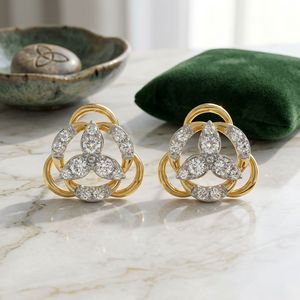 ต่างหูทรงหยดน้ำรูปไข่ประดับเพชรเพาะเลี้ยงสีเหลืองทอง - Product Image 4