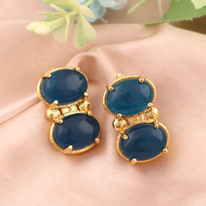 Boucles d'oreilles pendantes à double pierre en apatite bleue et jade, plaquées or 18 carats, bijoux de créateur en laiton, vente en gros - Product Image 3