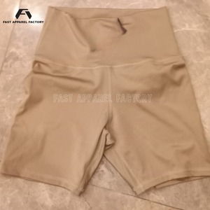 Conjunto Active Yoga Mocha hecho con tela elástica premium, transpirable y cómoda, ideal para yoga, entrenamiento en el gimnasio y fitness. - Product Image 2
