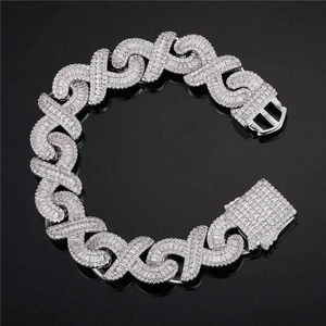 สร้อยข้อมือแบบ Cuban Link ดีไซน์ใหม่ ประดับเพชร VVS เพชรเลี้ยงในห้องปฏิบัติการ ทองคำแท้ 18K สำหรับโอกาสครบรอบและงานปาร์ตี้ เหมาะสำหรับทั้งชายและหญิง - Product Image 5
