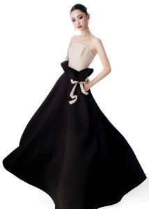 Vestido PEARL SYMPHONY _ vestido de noche de lujo de la marca local vietnamita - Product Image 5