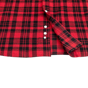 Chemise en flanelle personnalisée avec logo pour homme, poche plaquée, ourlet incurvé, motif à carreaux, manches longues, style décontracté, fabriquée en flanelle. - Product Image 4