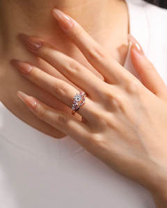 Anillos de Diamantes Cultivados en Laboratorio con Corte Brillante Redondo y Certificación IGI en Oro Blanco, Amarillo y Rosa de 14K y 18K para Compromiso y Boda - Product Image 4