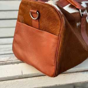 Sac de voyage en cuir à poils toutes saisons, facile à transporter, avec fermeture éclair, design unisexe portable et tendance - Product Image 4