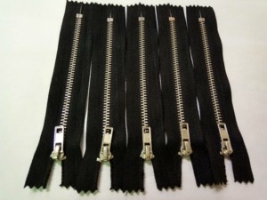 Fermeture éclair en métal laiton argenté à extrémité fermée, fermeture éclair métallique durable pour vêtements et sacs de voyage - Product Image 3