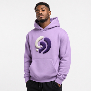 Sweat à capuche pour homme avec impression en relief attrayante, détails surélevés et construction douce, conçu pour les tenues décontractées et le streetwear. - Product Image 5