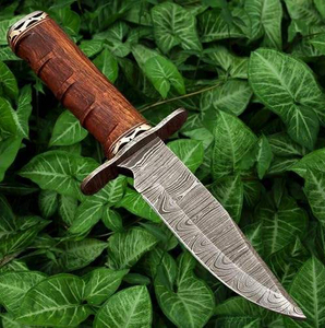 Couteaux de chasse à lame fixe OEM en acier Damas, pointe tombante, manche en bois, avec étui – Vente en gros - Product Image 5
