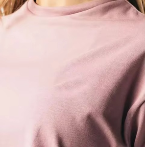 Camiseta Corta Oversize para Mujer, Material de Tela Personalizado y Logotipo, Camiseta Corta de Algodón, Ropa Casual Urbana, Fitness, Yoga, Gimnasio, Prenda Lisa - Product Image 6