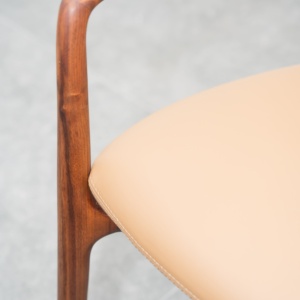 Chaise de salle à manger moderne en bois massif de style nordique avec assise en cuir véritable pleine fleur, mobilier de luxe pour restaurant, cuisine, salle à manger PISANO - Product Image 5