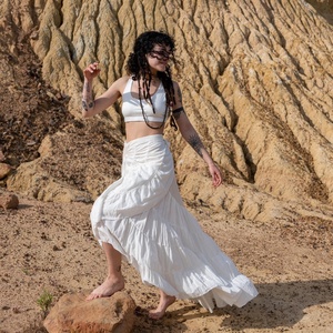 Falda Flamenca de Algodón con Elegante Silueta Asimétrica Cruzada y Detalle de Volantes Fluidos para un Look Romántico Bohemio - Product Image 4