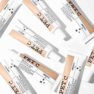 สเปรย์กำจัดรังแค Dewycare MD Formula สำหรับสุนัขและแมว ผิวแห้งแพ้ง่าย ช่วยเพิ่มความชุ่มชื้น ปกป้องผิว บรรเทาอาการระคายเคือง ป้องกันผิว บรรจุภัณฑ์พลาสติกแบบเรียบง่าย - Product Image 1