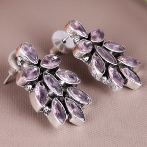 Boucles d'oreilles tendance ethniques bohèmes en acier inoxydable et laiton avec serti floral et jade pour femmes, prix de gros, fournisseur en gros - Product Image 4