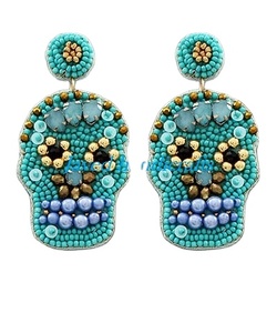 Fleuri et original : Boucles d'oreilles brodées écologiques et colorées "Palette de la nature : Boucles d'oreilles personnalisées à fleurs avec breloque brodée - Product Image 1