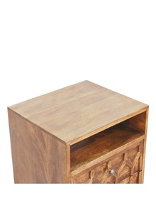 Mesita de noche de madera de mango tallado bohemio con dos cajones y estante abierto para sala de estar de apartamento - Product Image 6