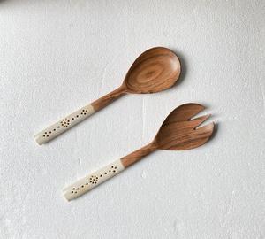 Couteau à salade en bois et résine, design tendance, idéal pour servir la salade à la maison, en cuisine, lors de fêtes et d'événements, prix de gros. - Product Image 1