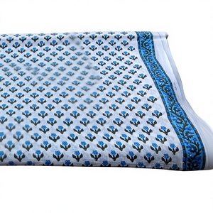 Tissu en coton de haute qualité imprimé au bloc, matière première polyvalente pour la confection de vêtements, la reventilation de sacs et les accessoires de literie et de décoration intérieure - Product Image 1