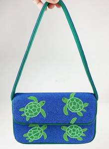 Sac à main rectangulaire en toile bleue fait main avec broderie de tortue verte - Product Image 1