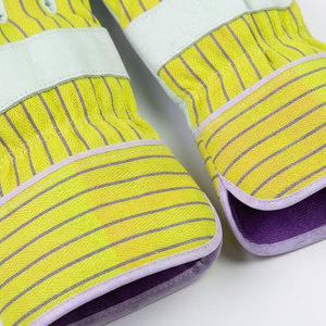 ถุงมือเซฟตี้อุตสาหกรรมแบบหนา ทนความร้อน ทนการเสียดสี หนังวัวลายเกรน ด้านหลังผ้าฝ้ายลายทาง ข้อมือยาง - Product Image 5
