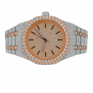 Montre en or rose incrustée de diamants CRYSTAL avec bracelet argenté demi-cerclé, lunette en cristal, emballage cadeau - Product Image 1