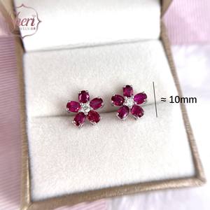 Pendientes de Oro Blanco Sólido de 18K para Mujer, con Forma de Flor Simple, con Diamantes y Rubíes Rojos Naturales, de Sheri Jewels, para Aniversario - Product Image 2