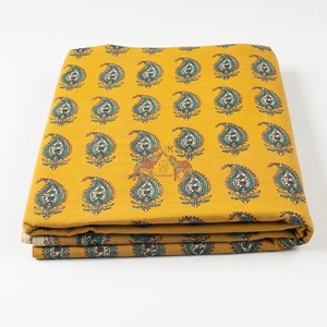 Tissu imprimé à la main en coton biologique 100% indien traditionnel Bagru, à motifs floraux, pour vêtements, en provenance d'Inde - Product Image 4