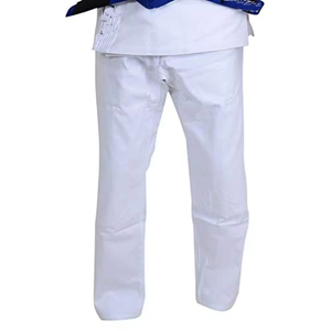 Kimono de Karate Blanco 100% Algodón, Corte Regular, Transpirable, Unisex para Adultos, Incluye Cinturón Azul - Product Image 3