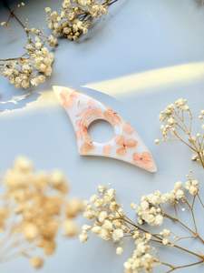 Support de page de livre en résine pour lecteur de pages au pouce |   Outil de lecture ergonomique pour les amateurs de livres, les étudiants et les journaliers - Product Image 5