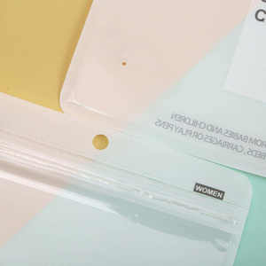 Bolsas de Plástico Transparentes con Cierre, Biodegradables, Impermeables, Personalizadas al por Mayor, Blancas, Esmeriladas, para Empaque de Ropa, OEM Vietnam - Product Image 2