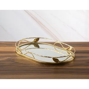 Bandeja Decorativa de Metal de Lujo con Textura Dorada Antigua, Bandeja Decorativa Ovalada de Vidrio con Marco Floral Dorado - Product Image 3