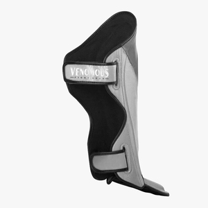 Protège-tibias Venomous Fight Gear en cuir PU noir et gris, ajustables avec fermeture auto-agrippante, protection légère pour adultes - Product Image 2
