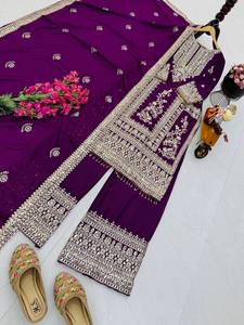Salwar Kameez violet brodé avec des détails en fil doré, tenue traditionnelle pour femmes, Inde, Pakistan, mariage, longueur cheville, coupe classique - Product Image 2