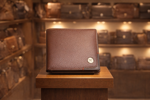 High Quality Customized Brown Men's <b>RFID</b> Genuine Leather <b>Wallet</b> Short and Slim Travel Accessory - Product Image 6