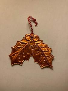 Christmas Pine Cone Santa Metal Star Christmas Ornament Handicraft Decor with Red Bead Dangle Traditional Style - Product Image 5