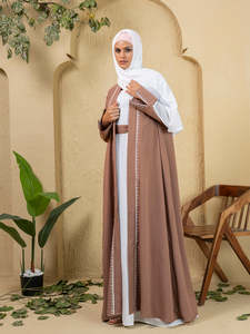 Abaya marron modeste pour femme, longueur ras du sol, coupe ample, manches longues, col rond, en coton, pour usage quotidien, style Moyen-Orient, avec bordure brodée - Product Image 5