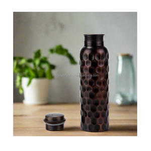 Botella de Agua Unisex Ecológica de Cobre Sólido Premium para Almacenamiento Diario de Agua con Tapa Segura para Gimnasio, Yoga y Viajes al Aire Libre - Product Image 4