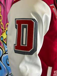 Veste de baseball en chenille brodée sur mesure de haute qualité ODM OEM, corps en laine, manches en cuir PU, pour hommes. - Product Image 3